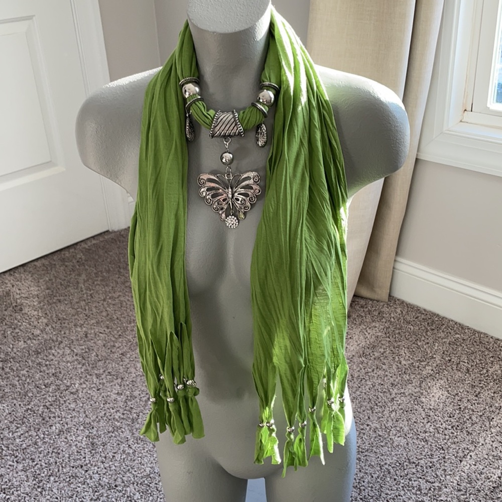 5/$25 Jewelry accented scarf